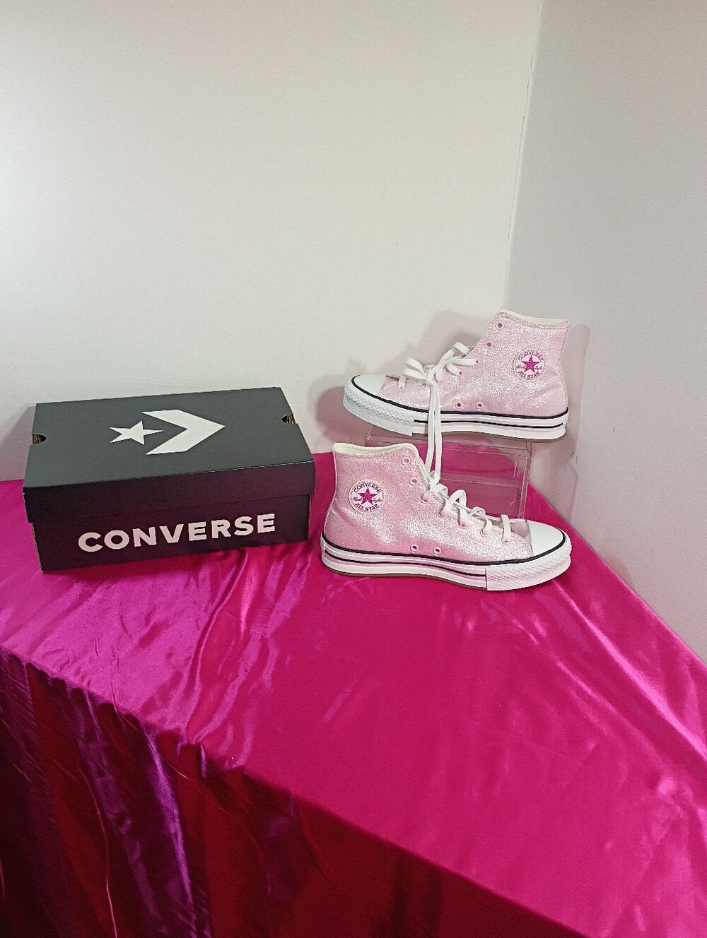 Converse Chuck Taylor All Stars Kids SZ 7 Pink Sneaker A17127F. Condition is New